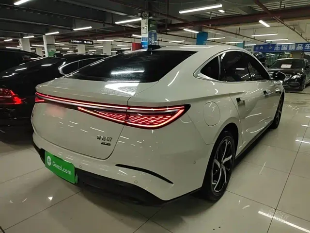 BYD Seal 07 DM-i — Фото автомобиля 6