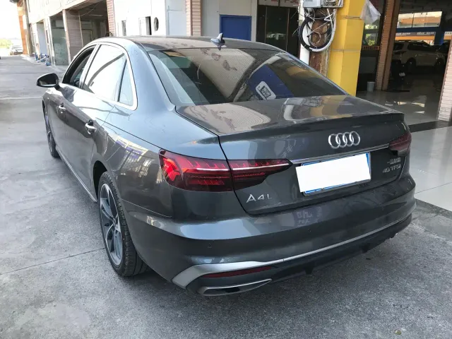 Audi A4L — Фото автомобиля 3