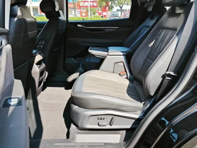 Ford Edge — Фото автомобиля 7
