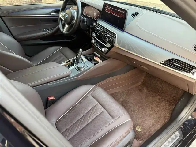 BMW 5 Series — Фото автомобиля 12