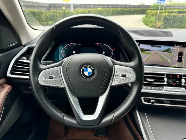 BMW X7 — Фото автомобиля 21