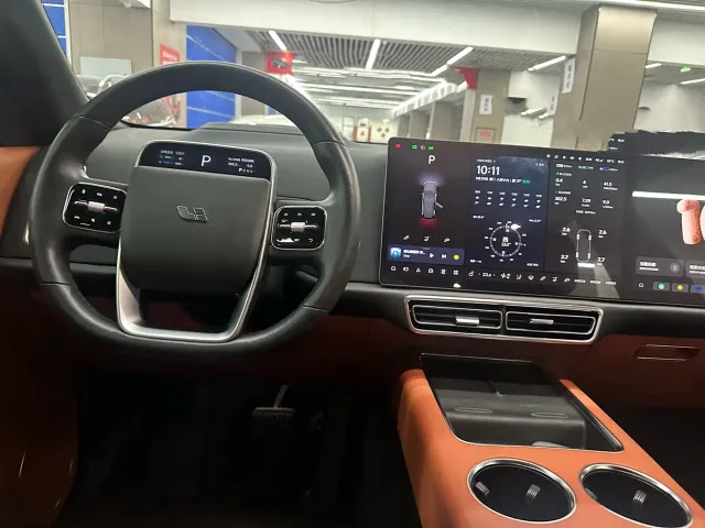 Li Auto L9 — Фото автомобиля 8