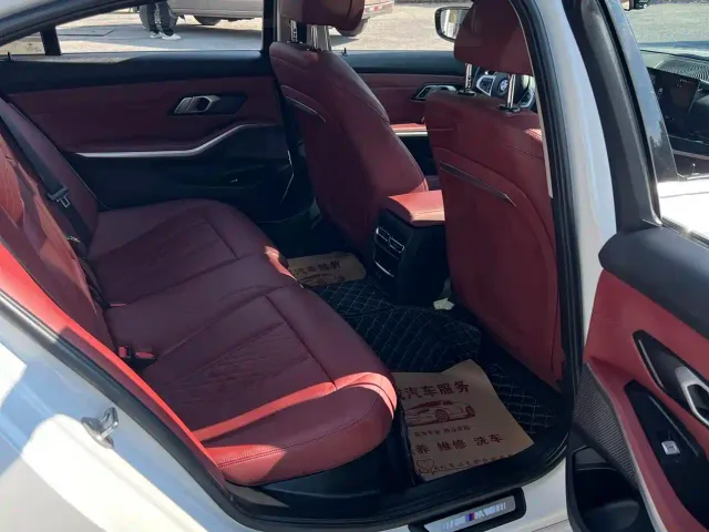 BMW 3 Series — Фото автомобиля 9