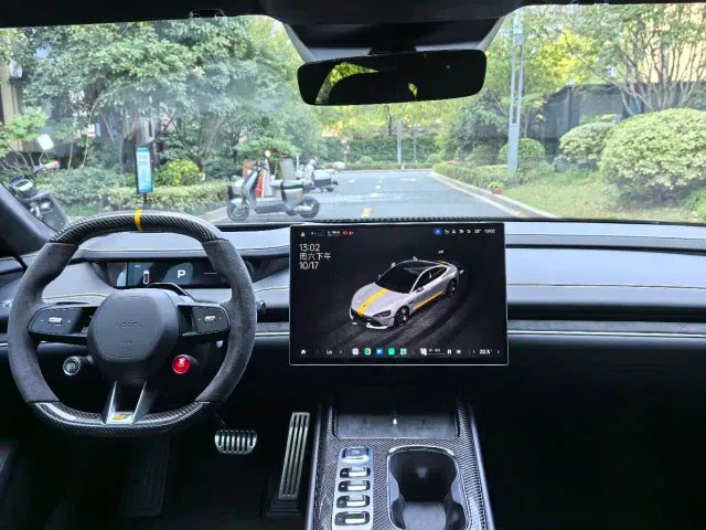 Xiaomi SU7 Ultra — Фото автомобиля 11
