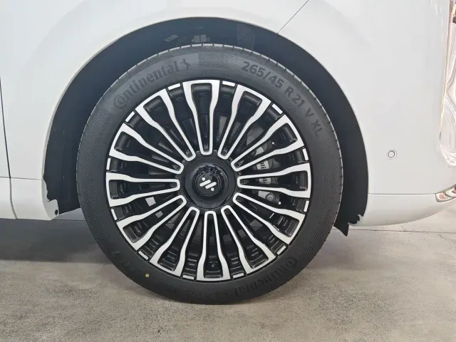 IM Motors LS8 — Фото автомобиля 14