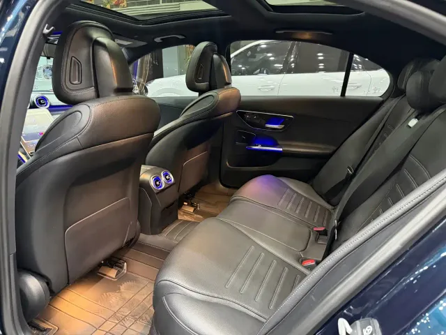 Mercedes-Benz C-Class — Фото автомобиля 12