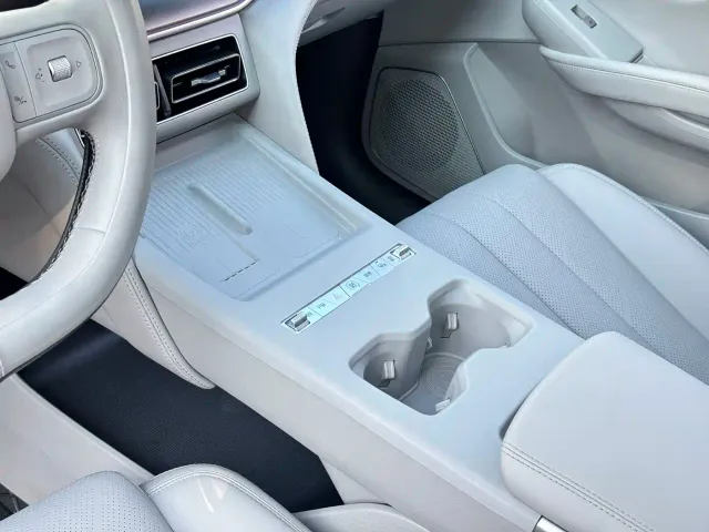 BYD Song Ultra — Фото автомобиля 16