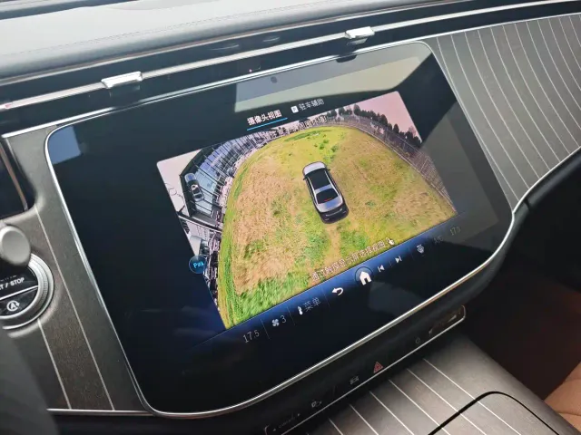 Mercedes-Benz E-Class — Фото автомобиля 25