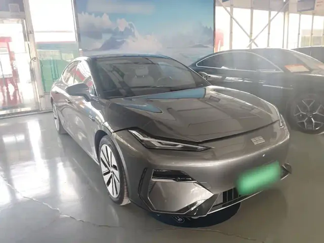 Geely Galaxy E8 — Фото автомобиля 3