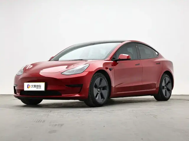 Фотография автомобиля — Tesla Model 3