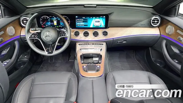 Mercedes-Benz E-Class — Фото автомобиля 4