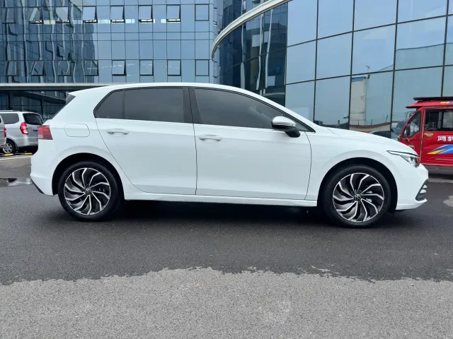 Volkswagen Golf — Фото автомобиля 14