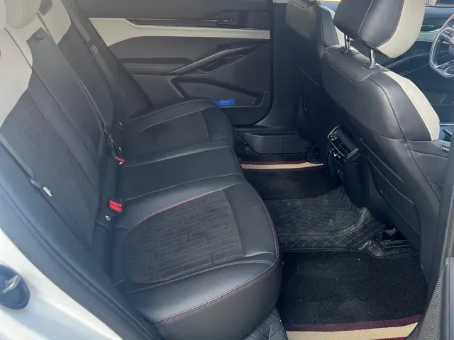 Ford Mondeo 2022 EcoBoost 245 Luxury Edition — Фото автомобиля 15
