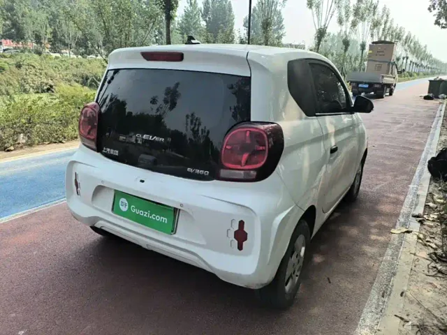 Roewe Clever — Фото автомобиля 6