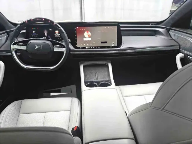 Xpeng P7 — Фото автомобиля 7
