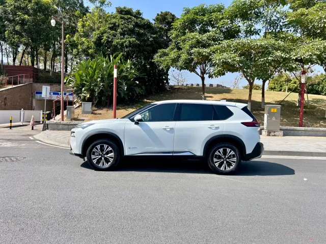 Nissan X-Trail — Фото автомобиля 5