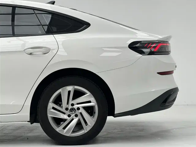 Volkswagen Lamando — Фото автомобиля 12