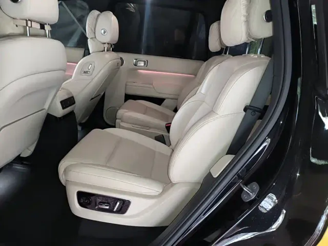 Li Auto L9 — Фото автомобиля 16