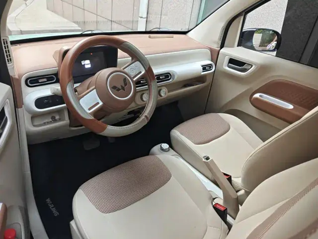 Wuling Hongguang Mini EV — Фото автомобиля 12