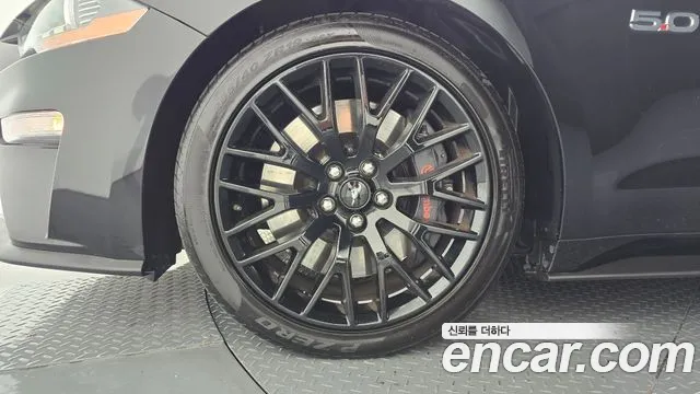 Ford Mustang — Фото автомобиля 5
