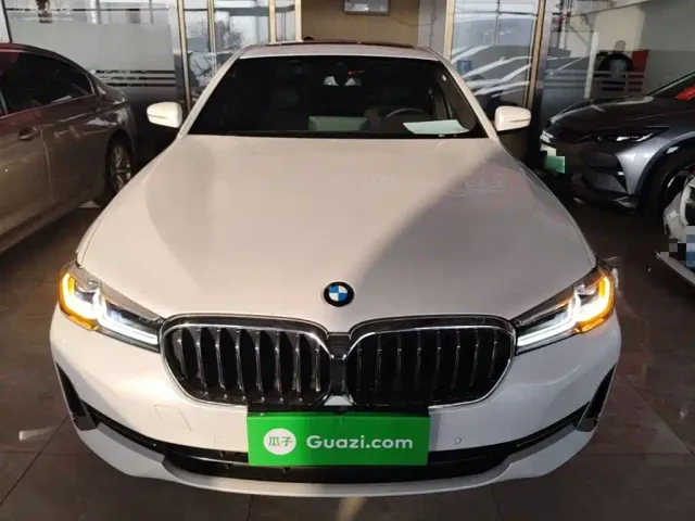 BMW 5 Series — Фото автомобиля 2