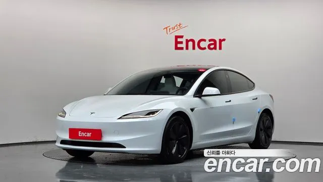 Фотография автомобиля — Tesla Model 3
