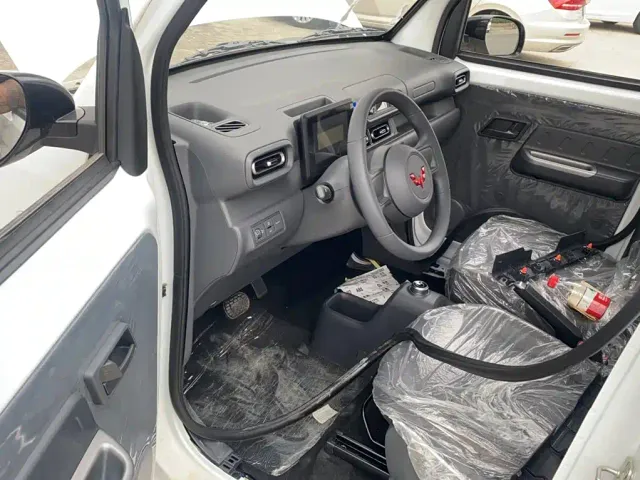 Wuling Zhiguang NEV — Фото автомобиля 19