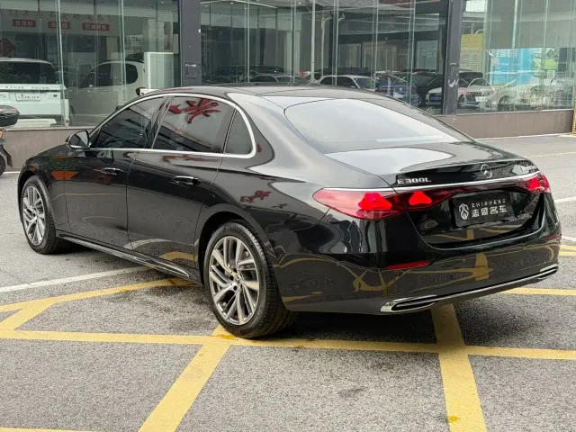 Mercedes-Benz E-Class — Фото автомобиля 6