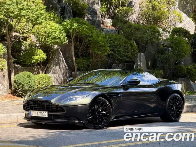 Фотография автомобиля — Astonmartin DB11