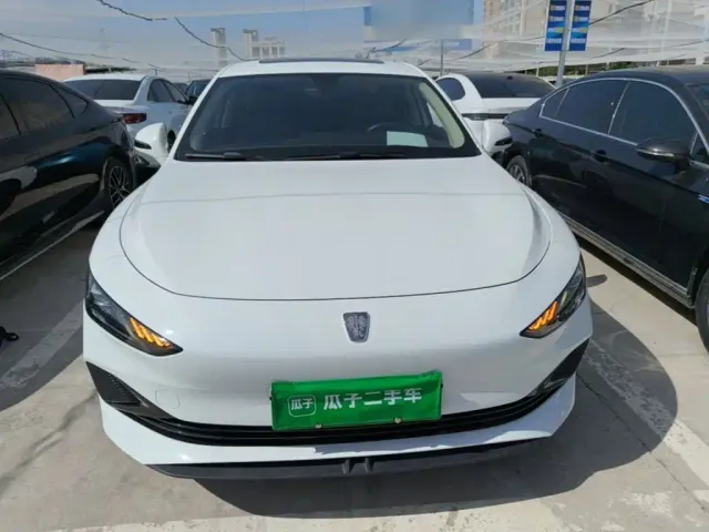 Roewe D7 — Фото автомобиля 2