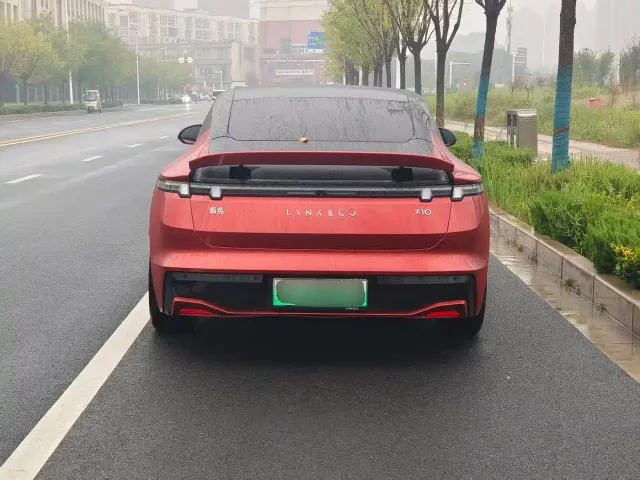 Lynk & Co Z10 — Фото автомобиля 5