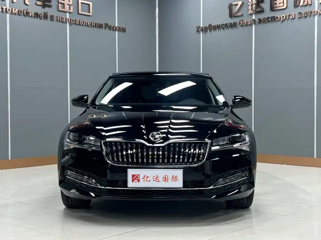 Skoda Superb — Фото автомобиля 2