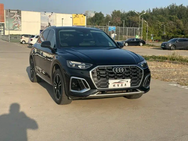 Audi Q5L — Фото автомобиля 3