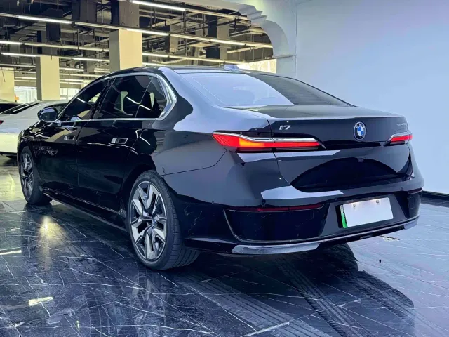 BMW i7 — Фото автомобиля 21