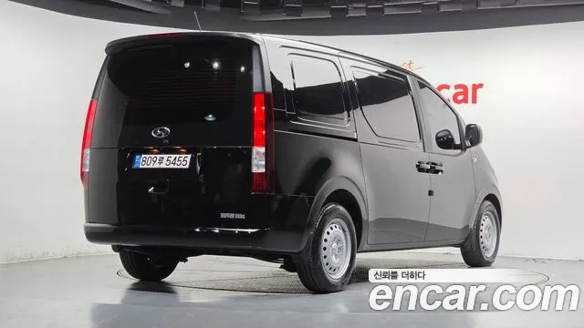 Hyundai Staria — Фото автомобиля 2