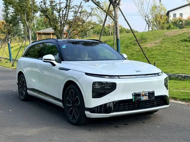 Xpeng G9 — Фото автомобиля 4