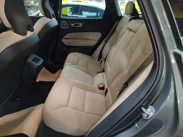 Volvo XC60 — Фото автомобиля 16