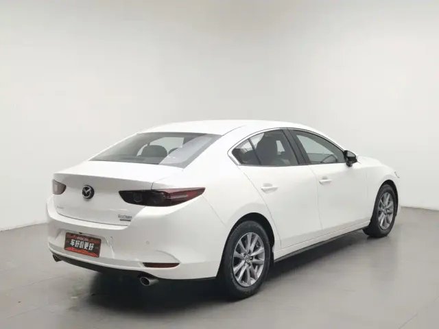 Mazda Axela — Фото автомобиля 2