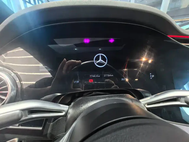 Mercedes-Benz EQS AMG — Фото автомобиля 3