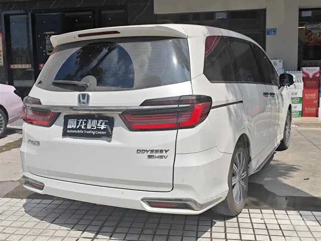 Honda Odyssey — Фото автомобиля 9