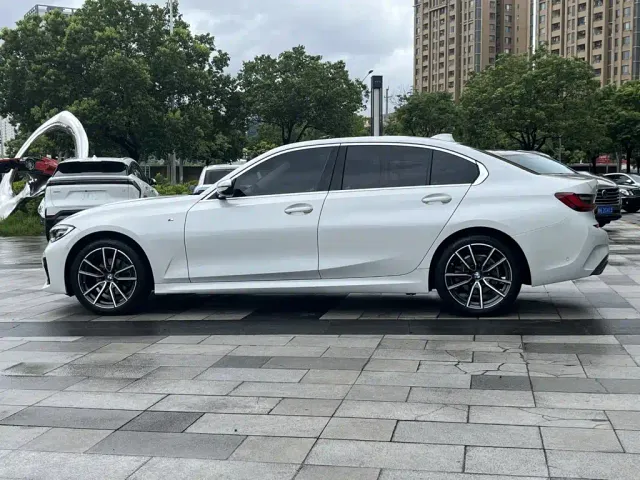 BMW 3 Series — Фото автомобиля 8