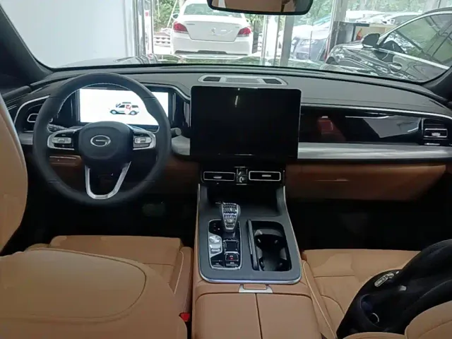 GAC Trumpchi GS8 — Фото автомобиля 9