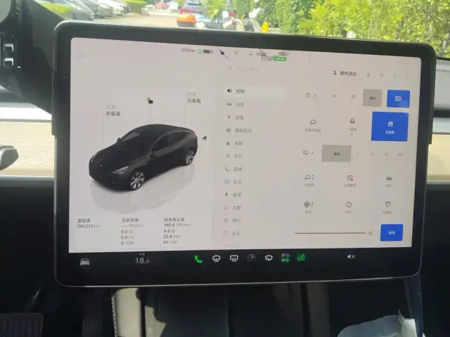 Tesla Model Y — Фото автомобиля 13