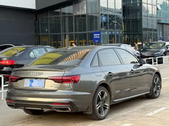 Audi A4L — Фото автомобиля 4