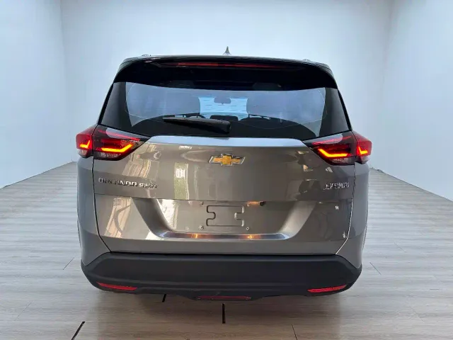 Chevrolet Orlando — Фото автомобиля 10