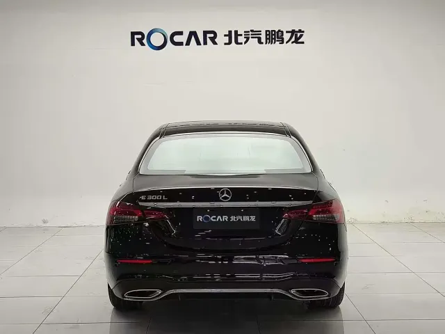 Mercedes-Benz E-Class — Фото автомобиля 5