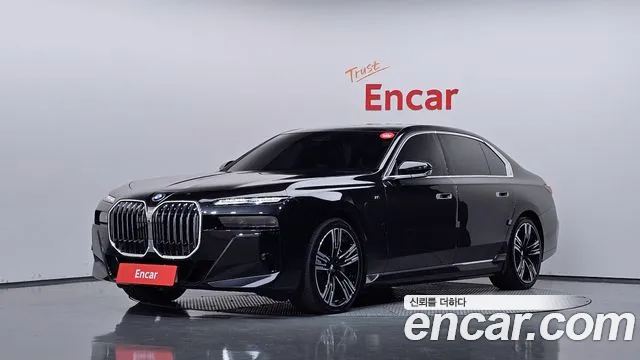 Фотография автомобиля — BMW 7 Series G70