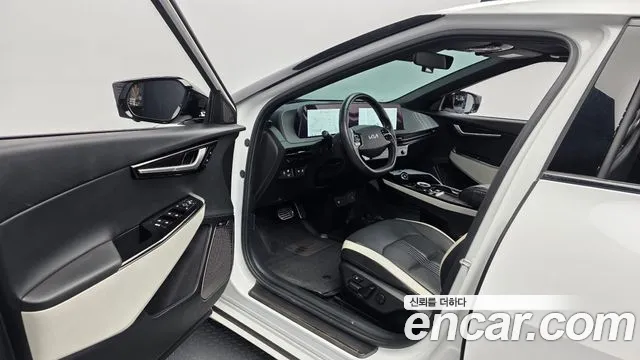 Kia EV6 — Фото автомобиля 15