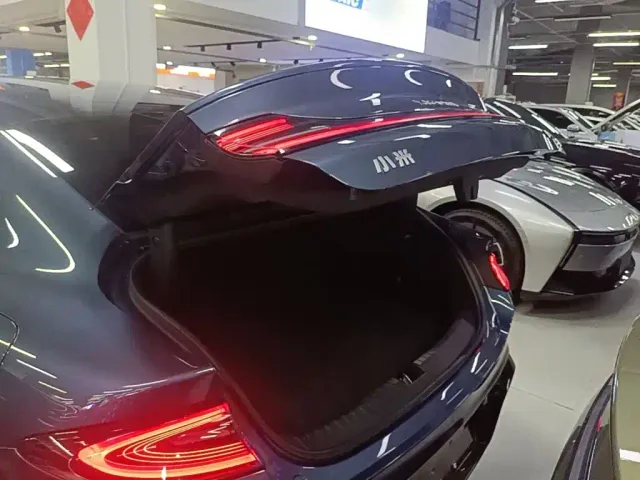 Xiaomi SU7 — Фото автомобиля 18