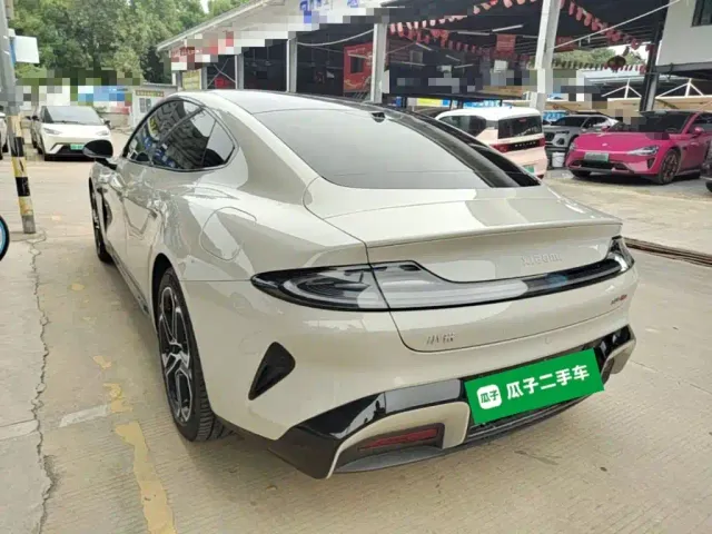 Xiaomi SU7 — Фото автомобиля 4